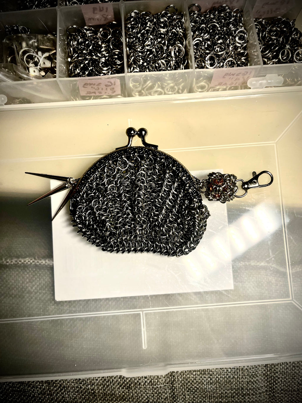 Kiss clasp chainmail purse