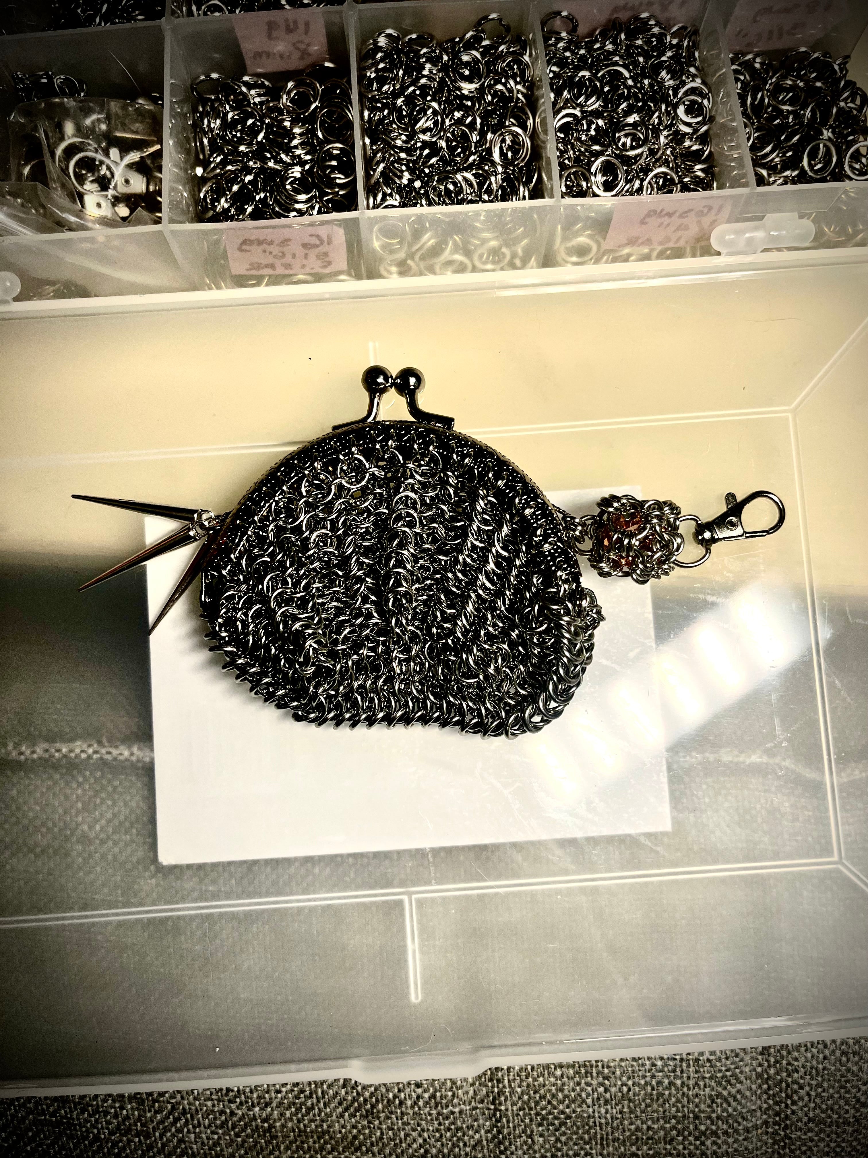 Kiss clasp chainmail purse