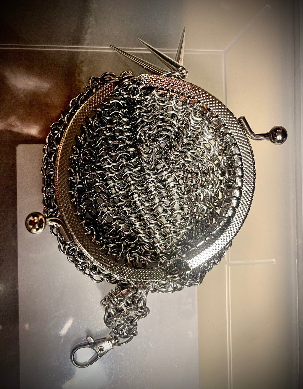 Kiss clasp chainmail purse