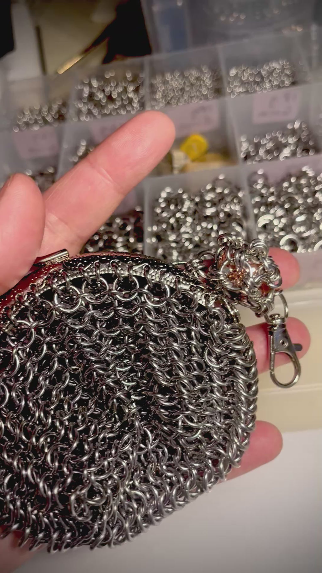 Kiss clasp chainmail purse